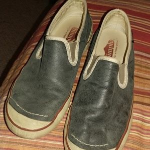 simple retire shoes